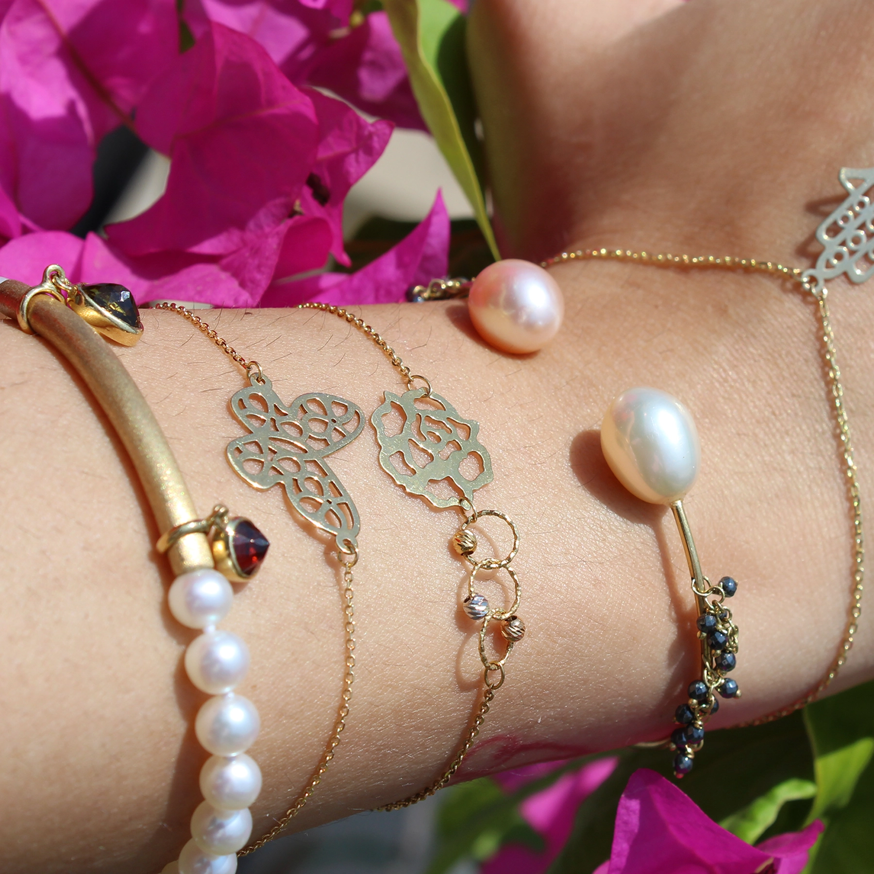 GOLD ROSE CHARM BRACELET - Image 2