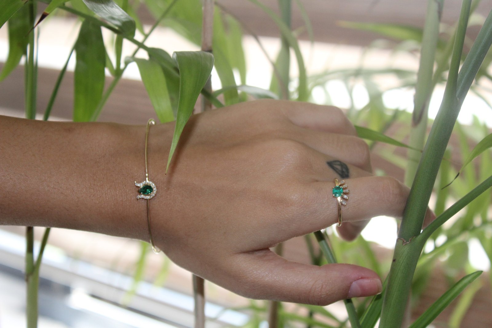EMERALD LOTUS SLIM BANGLE - Image 2