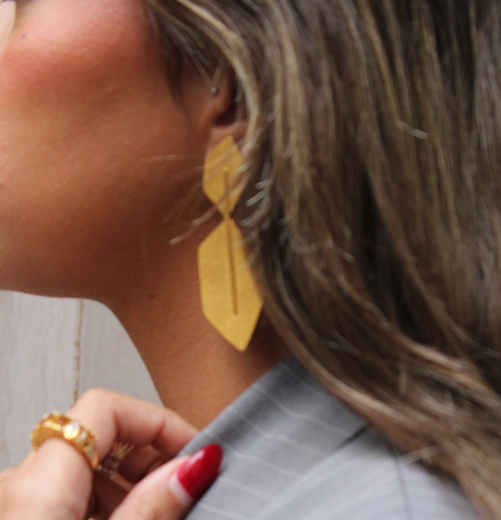 Sculpted 21K Gold Geometric Earrings - Image 3