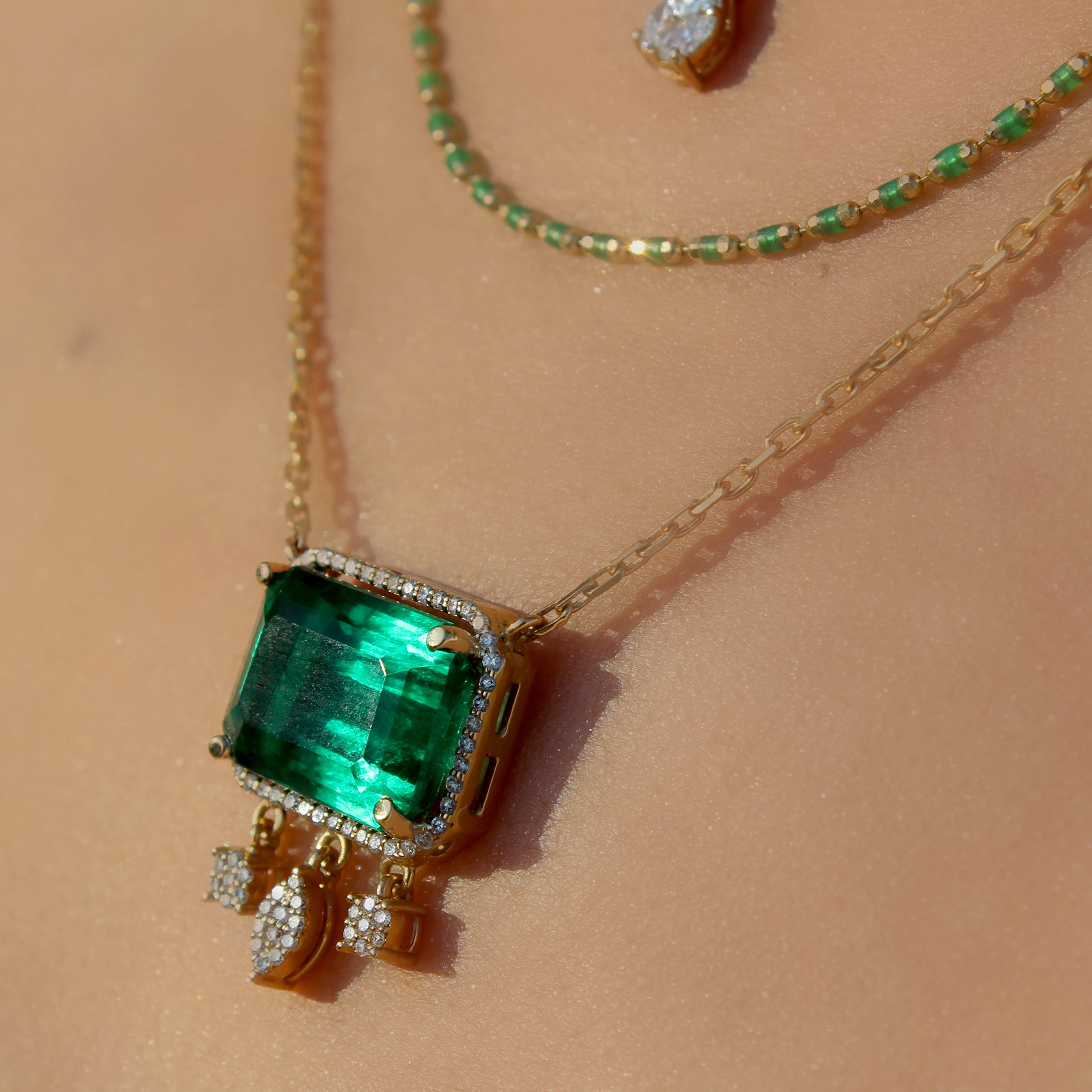GREEN GARNET DIAMOND NECKLACE - Image 3