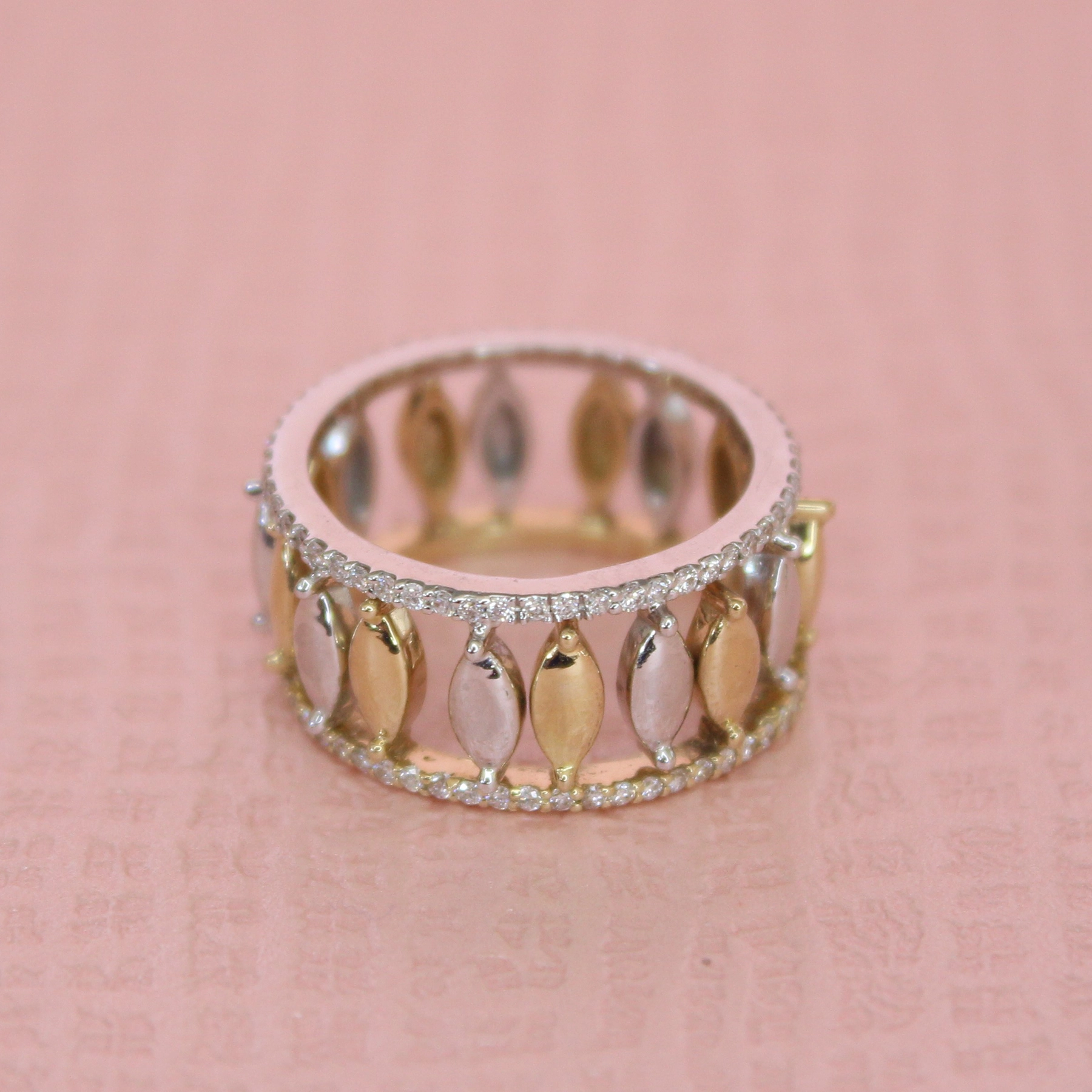 WHITE GOLD MARQUISE BAND - Image 2